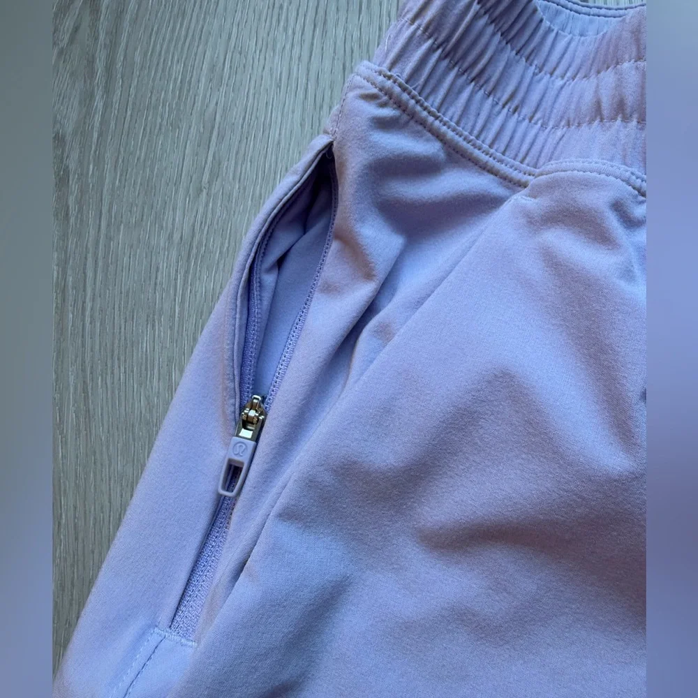 Lululemon Pace Breaker Linerless Short 7”
Size M - Picture 5 of 8